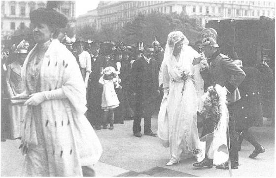 Clam-Gallas_wedding_1914.JPG