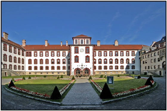 Schloss-Elisabethenburg.jpg