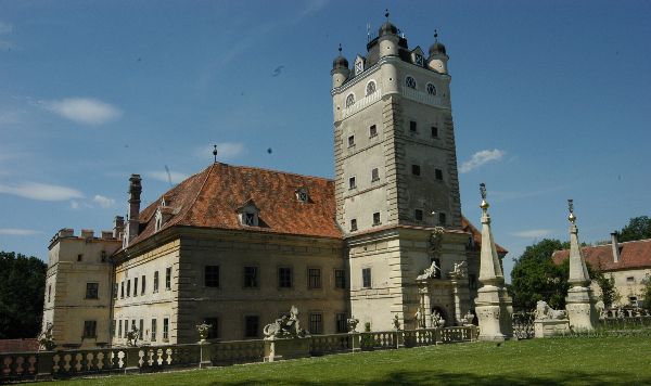 Schloss_Greillenstein.jpg